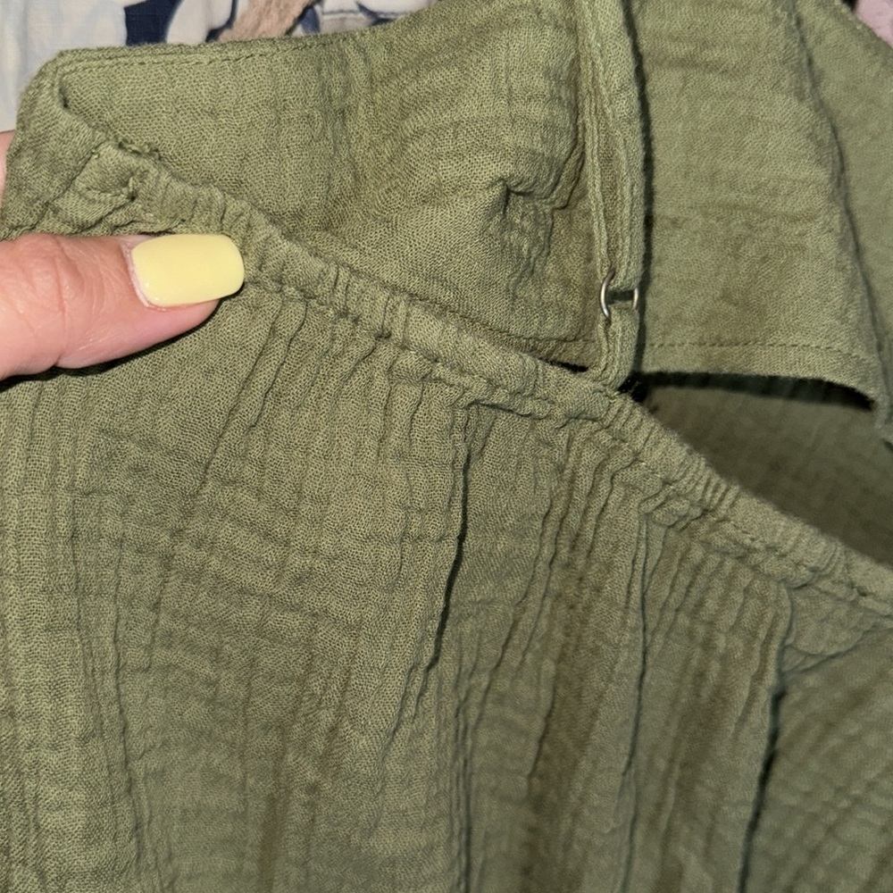 KENSIE- Green cropped tank top size Large - Picture 8 of 10
